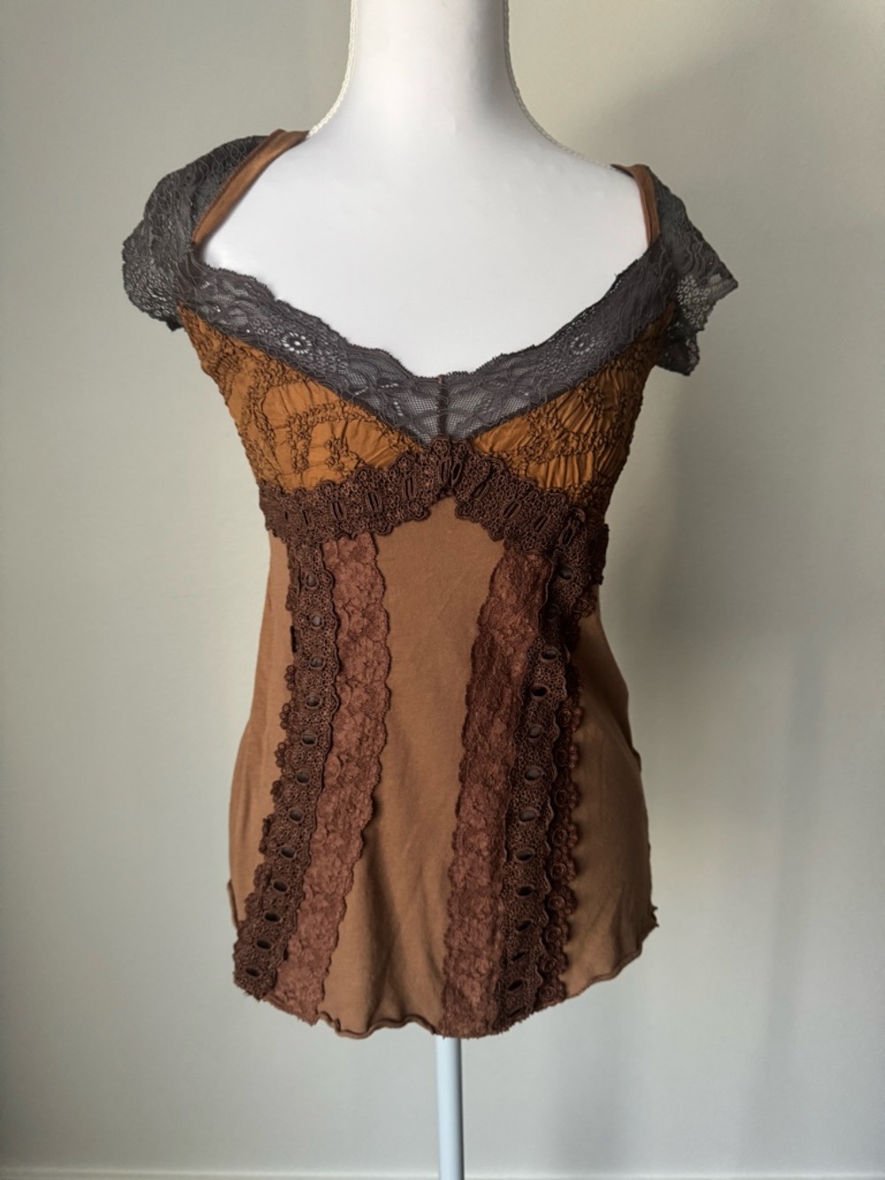 New Ann Ferriday Brown Lace top Vintage Y2K Small Medium